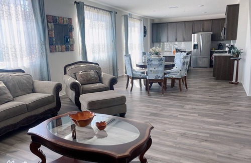 Riverside Casa | Spacious And Comfortable #102 Room On The First Floor