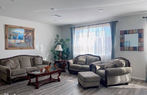 Riverside Casa | Spacious And Comfortable #102 Room On The First Floor