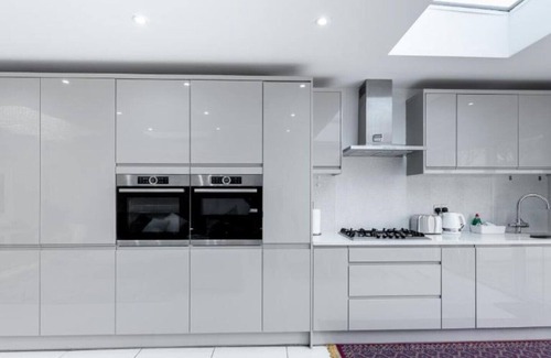 Loxford Casa | Spacious and comfortable 6BDR house