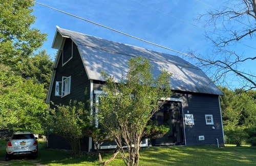 Cochecton Casa | SPACIOUS and COMFY RENOVATED BARN - pets welcome!