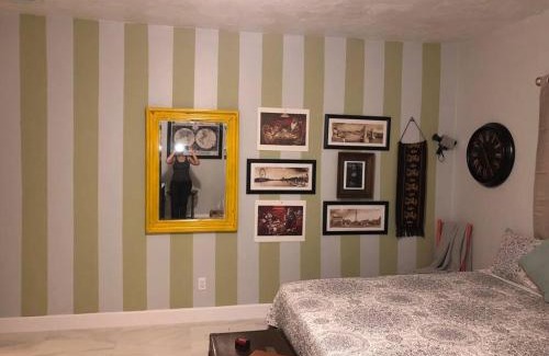 East Little Havana Casa | Spacious and Comfy Suite near MIA 2 Queen Beds