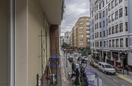 Bilbao City Centre Apartamento | Espacioso y acogedor en barrio céntrico, Indautxu.