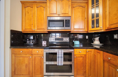 Ludlam Casa | Spacious and cozy 4-bedroom house with pool- Palmetto Eliptic Miami