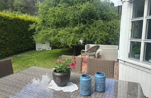 Peniscola Casa | Spacious and cozy house with garden in the center of Svelvik