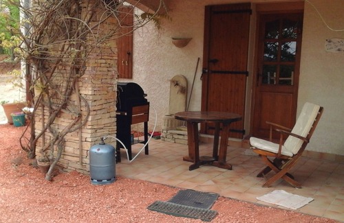 Esparron-de-Verdon Apartamento | amplio y fresco apartamento domisilado en una zona tranquila con acceso directo al lago
