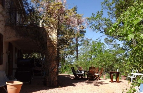 Esparron-de-Verdon Apartamento | amplio y fresco apartamento domisilado en una zona tranquila con acceso directo al lago