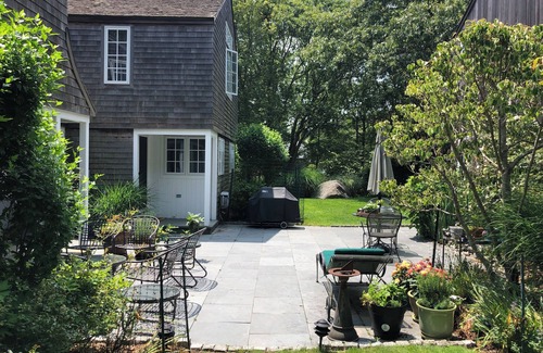 Chilmark Casa | Spacious and gracious architect designed home on 3 acres off Middle Road.