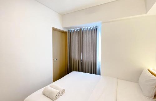 Cikarang Apartamento | Spacious and Homey 2BR with Work Space at Meikarta Apartment By Travelio