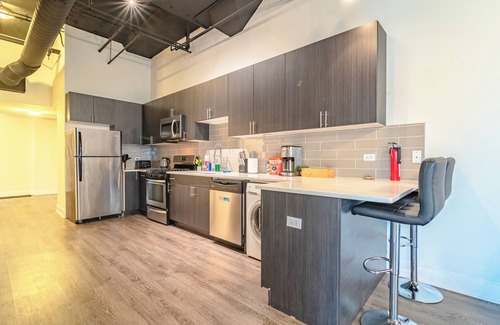 Prairie District Apartamento | Spacious and luxurious apartment / sleeps 10 and with optional parking