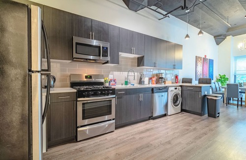 Prairie District Apartamento | Spacious and luxurious apartment / sleeps 10 and with optional parking