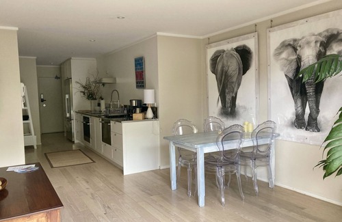 Eden Terrace Apartamento | Spacious and Modern city apartment - free parking