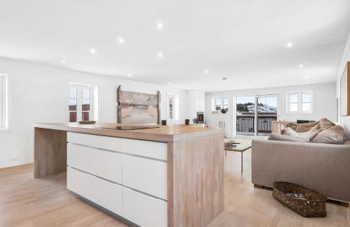 Stamsund Apartamento | Spacious and Modern Fisherman's Cabin
