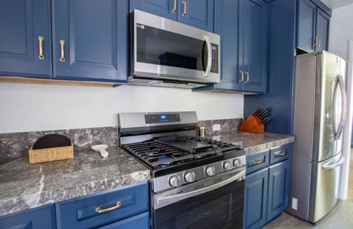Baker Street Casa | Spacious and Modern for the whole family to enjoy.