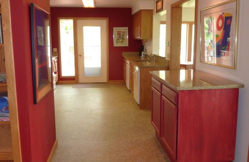 Omena Casa | ¡Retiro espacioso y tranquilo en Grand Traverse Bay! Gran cubierta / fogatas / playa