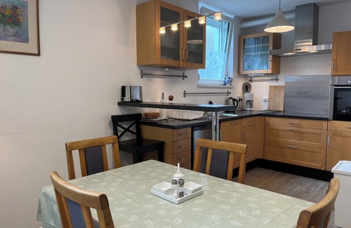 Ramersdorf Casa | Spacious and quiet 1-bedroom place in Munich. Fully equipped sleeps 7 guests!