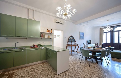 San Marco Apartamento | Spacious and Scenic Apartment at the Fenice Theatre
