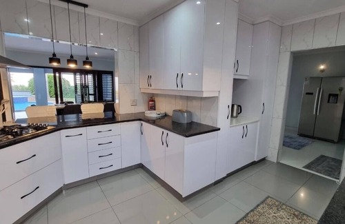 Umhlanga Casa | Spacious and secure modern home with exquisite views