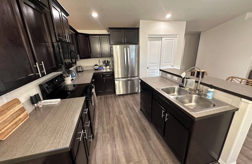 Kuna Casa | Spacious and stylish 3-bed 2-bath home with everything you need and more!