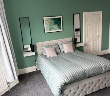 South Shields Apartamento | Spacious and stylish Apartment in South Shields, Near the beach, South Tyneside hospital, and Tyne Tunnel, Workers welcome
