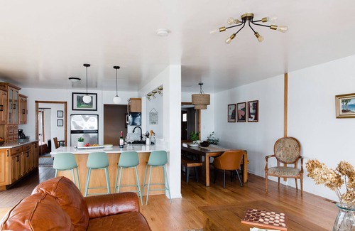 Fox Lake Casa | SPACIOUS and Stylish Lakefront Retreat, Views, Fireworks!, Fire pit