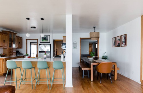 Fox Lake Casa | SPACIOUS and Stylish Lakefront Retreat, Views, Fireworks!, Fire pit