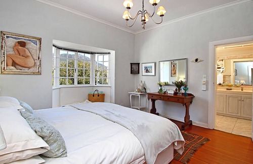 Scott Estate Villa | Espaciosa y elegante, con vistas al mar y la montaña, jardín privado y piscina.