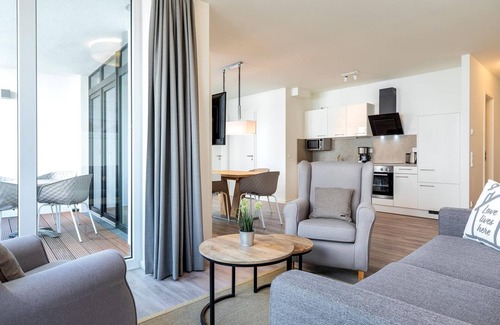 Alt-Travemunde/Ronnau Apartamento | Spacious and tasteful 3-room apartment with loggia and two bathrooms! -