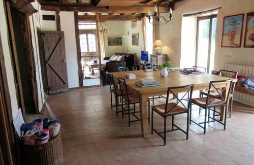 Boussan Otro | Amplio y granja bien equipadas con piscina privada en 45 Acres