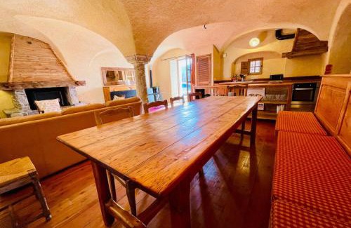 La Salle-les-Alpes Apartamento | Spacious apartment in village house