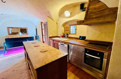 La Salle-les-Alpes Apartamento | Spacious apartment in village house