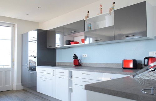 Evian-les-Bains Apartamento | Espacioso apartamento en Évian-les-Bains con balcón y garaje