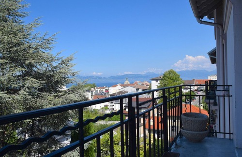 Evian-les-Bains Apartamento | Espacioso apartamento en Évian-les-Bains con balcón y garaje
