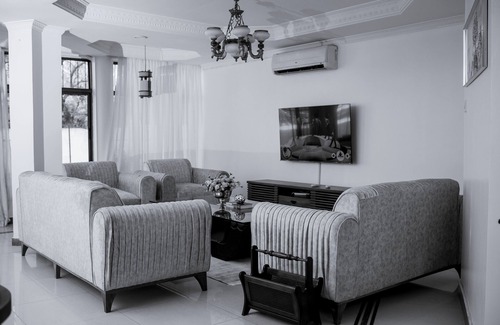 Kivukoni Apartamento | Amplio apartamento en Dar es Salaam con vistas a la ciudad, al océano y a la pis
