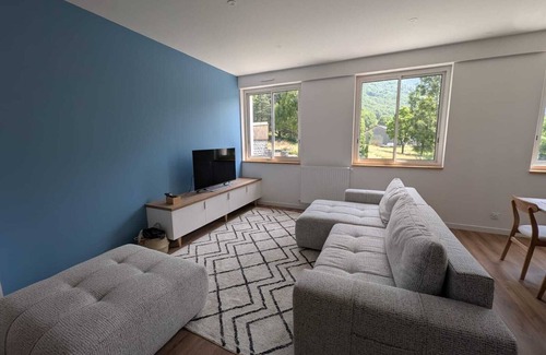 Campan Apartamento | Spacious apartment / beautiful view of the mountain! Ideal for families