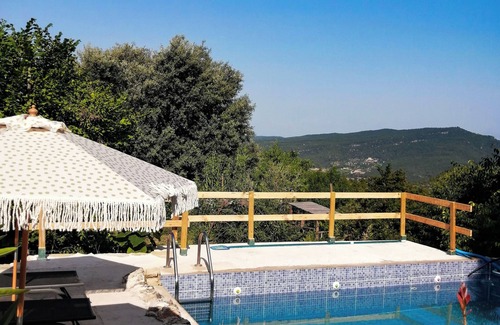 Fuentespalda Apartamento | Amplio apartamento en medio de la montaña. ¡Se admiten mascotas!