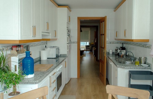 Torremolinos Apartamento | Amplio apartamento en residencial tranquilo junto a la playa