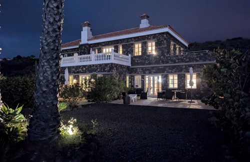 Los Llanos Apartamento | Spacious apartment in a quiet location with fantastic sunsets