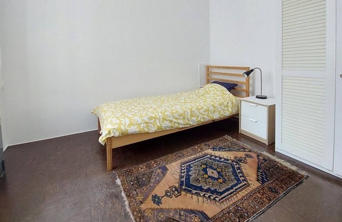 Wahring Apartamento | Spacious Apartment in Central Vienna, With Original Features and Character