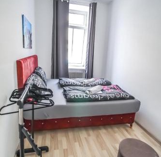 Grinzing Casa | Spacious Apartment in Floridsdorf Area PR9