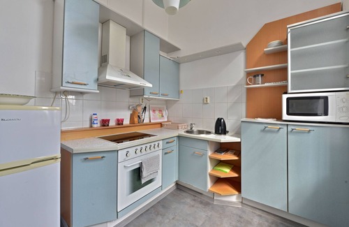 Vizivaros Apartamento | Spacious apartment in Buda. Close to public transport and shops