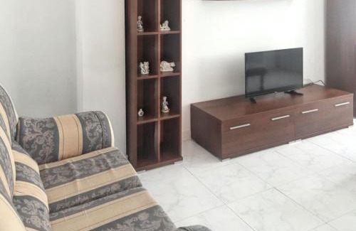 Laxe Apartamento | Spacious Apartment in Laxe with Balcony