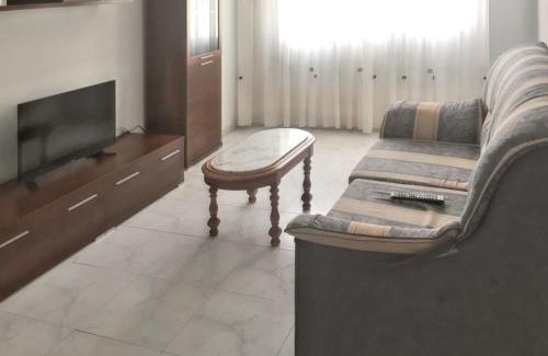 Laxe Apartamento | Spacious Apartment in Laxe with Balcony