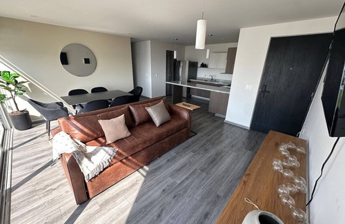 Tlajomulco de Zuniga Apartamento | Spacious Apartment in the South Zone