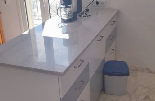 Foinikounta Apartamento | Amplio apartamento cerca de la playa con una vista única de Finikounda
