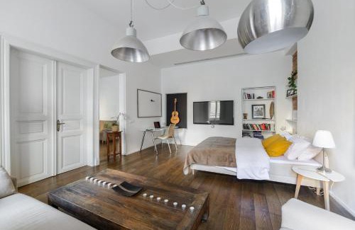 Nove Mesto Apartamento | Spacious apartment near the park