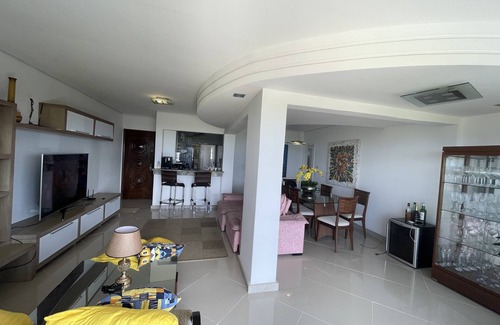 Ilheus Apartamento | Spacious apartment! Noble seafront area!