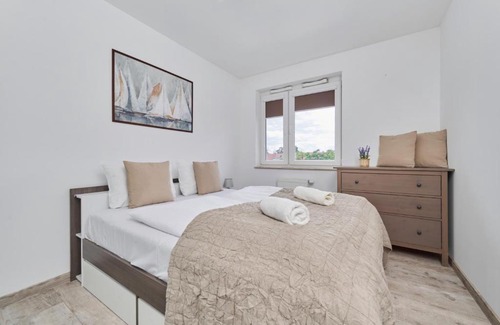 Krzyki Apartamento | Spacious Apartment suitable for Remote Work with Balcony & Parking by Noclegi Renters