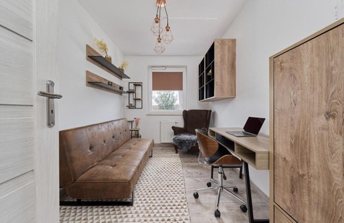Krzyki Apartamento | Spacious Apartment suitable for Remote Work with Balcony & Parking by Noclegi Renters