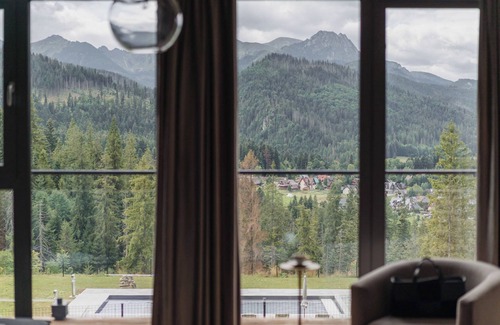 Zakopane Apartamento | Spacious Apartment with Mountain Views