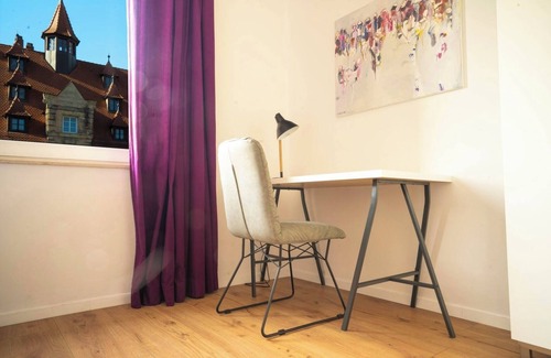Altstadt - Sankt Lorenz Apartamento | Spacious apartment with balcony in the heart of the historic old town